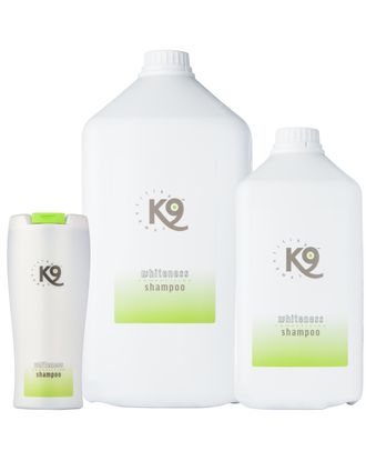 Szampon K9 Whiteness nadaje sierści naturalny, błyszczący biały kolor bez dodatków wybielaczy. Ten zrównoważony skład zawierający 100% aloesu.
