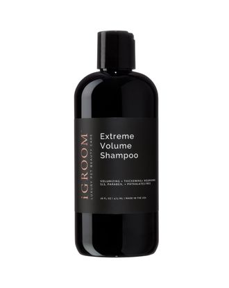 Delikatny szampon dla psa i kota, iGroom Extreme Volume Shampoo. Przeznaczony dla wszystkich ras, u których wymagany jest nienaganny, bujny i pełen objętości wygląd sierści.