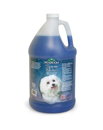 Bio-Groom Super White Shampoo szampon rozjaśniający biały kolor sierści. Pojemność: 3,8L